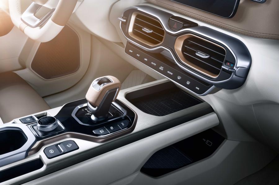 Детали интерьера Geely Icon (SX12) 2019 года  (фото 42 из 78)